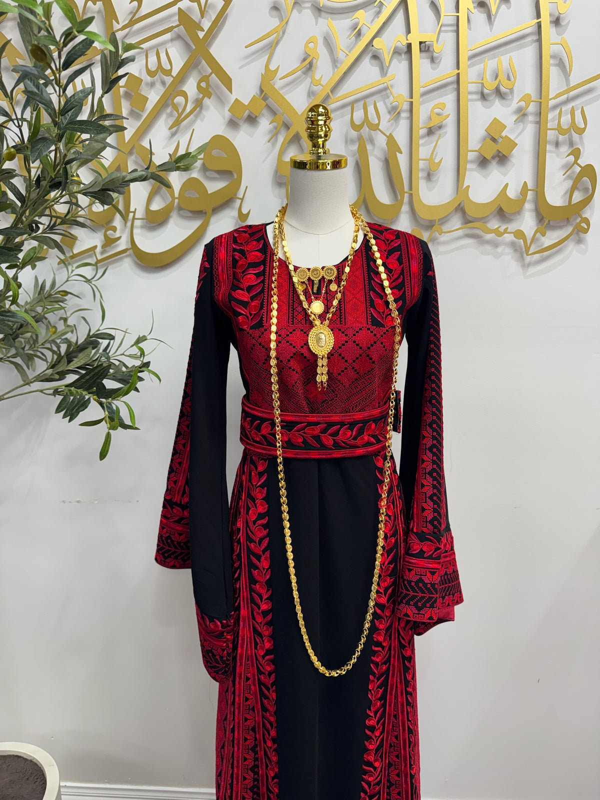 Black n Red Zeytoon Thobe